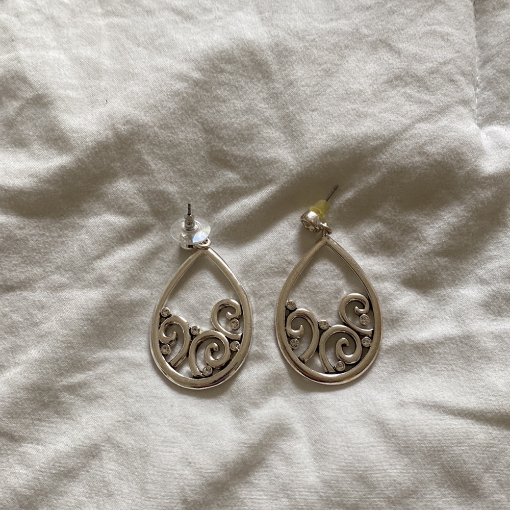 Earings - Picture 2 of 3